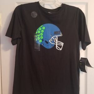 💥NWT💥 boys Nike football shirt, XL